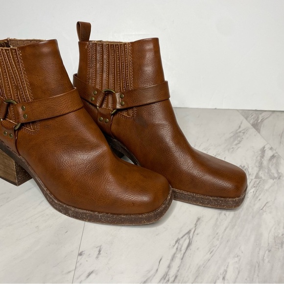 New! BOC Lowri Brown Faux Leather Stirrup Bootie 10M - Picture 9 of 14